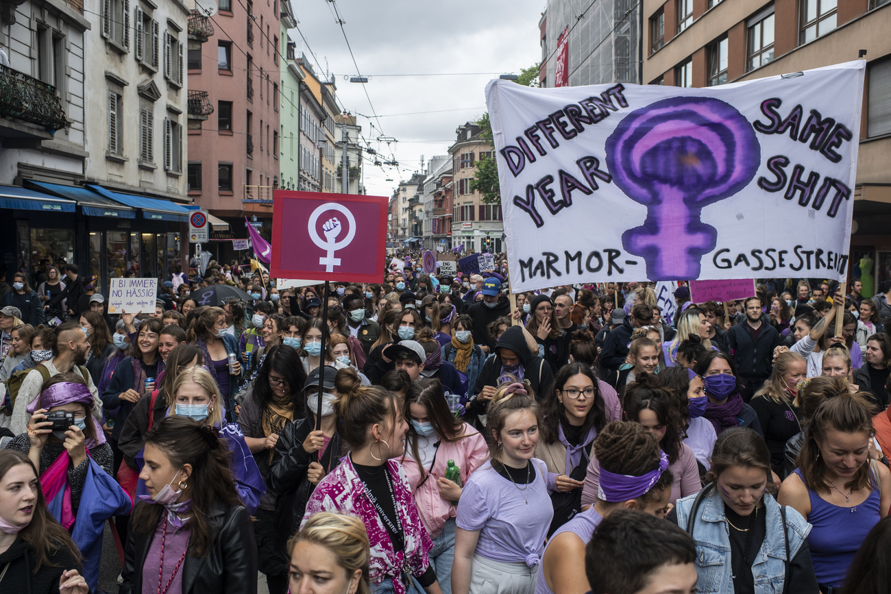 donne manifestano