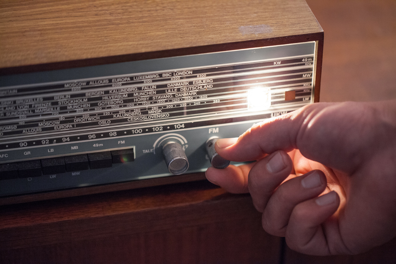 Analogue radio