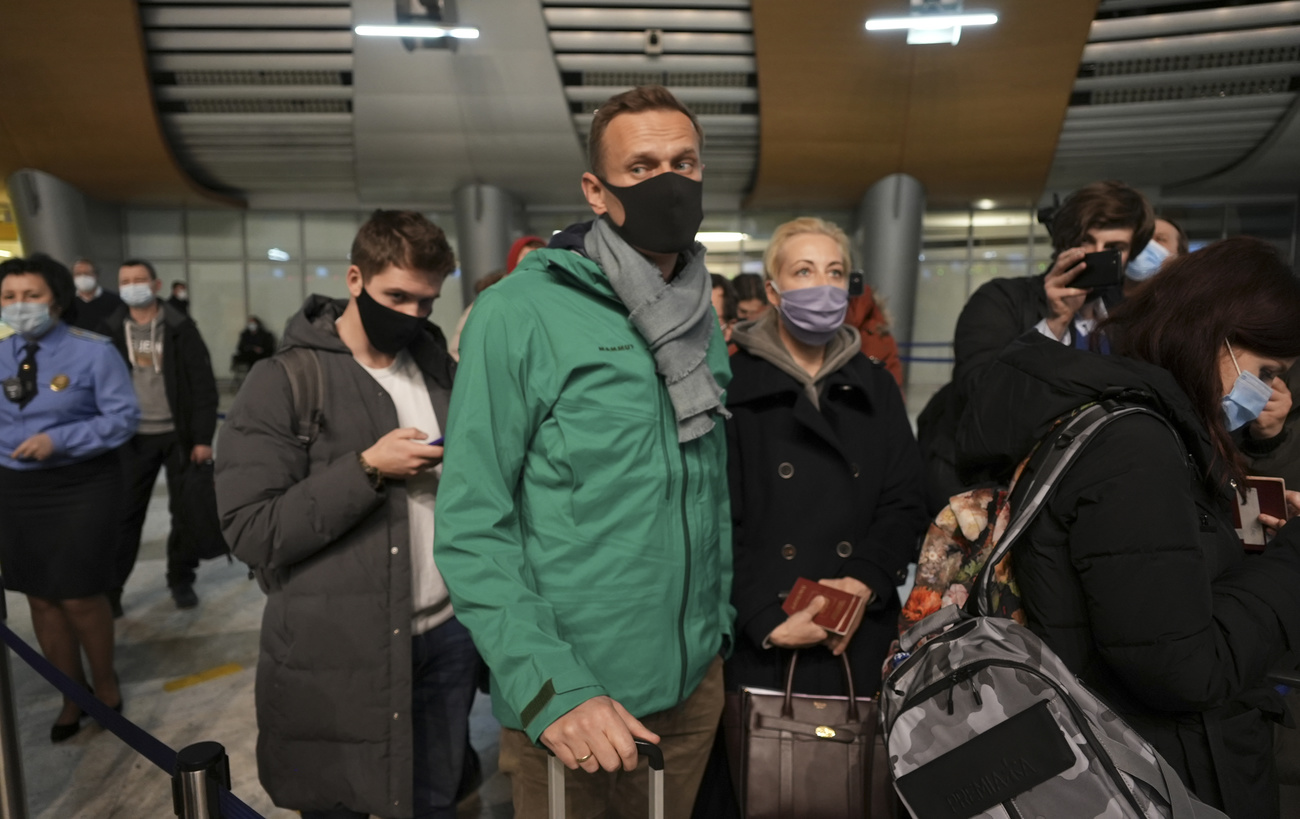 Navalny and his wife at Moscow airport