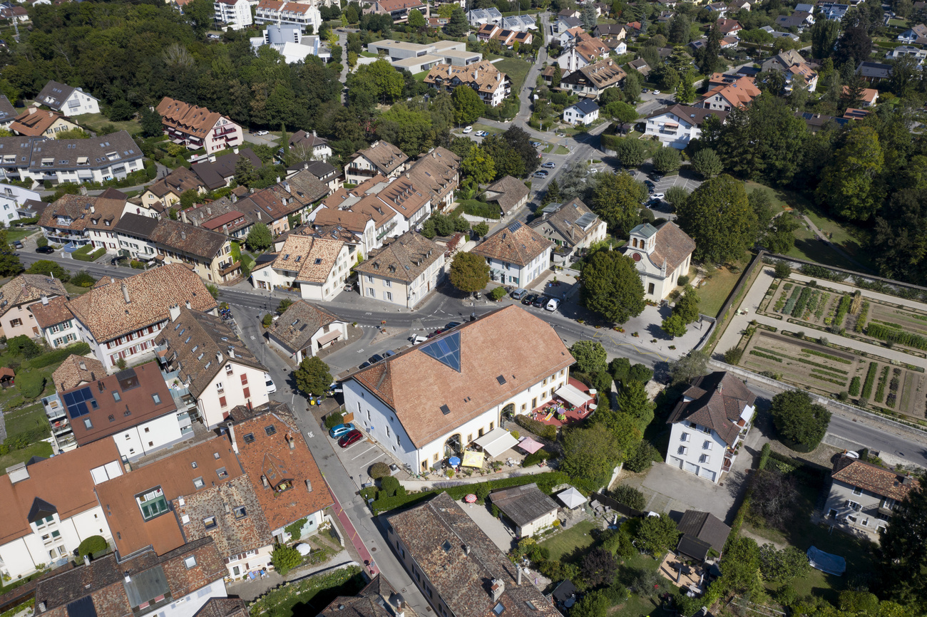 aerial view of Prangins