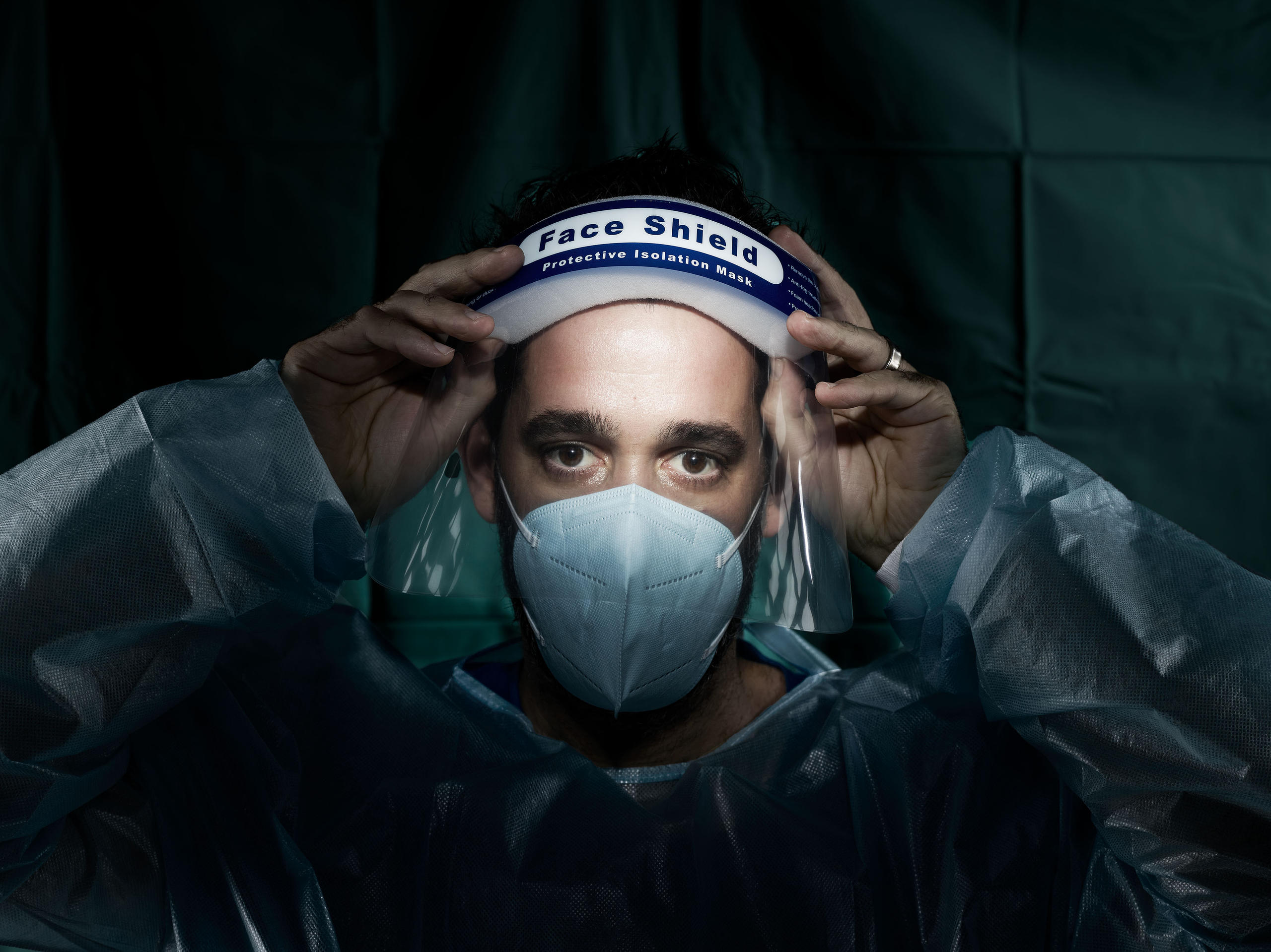 Mit Maske, Ricardo Da Graca Gameiro, Krankenpfleger spezialisiert auf Erste Hilfe/Noffall