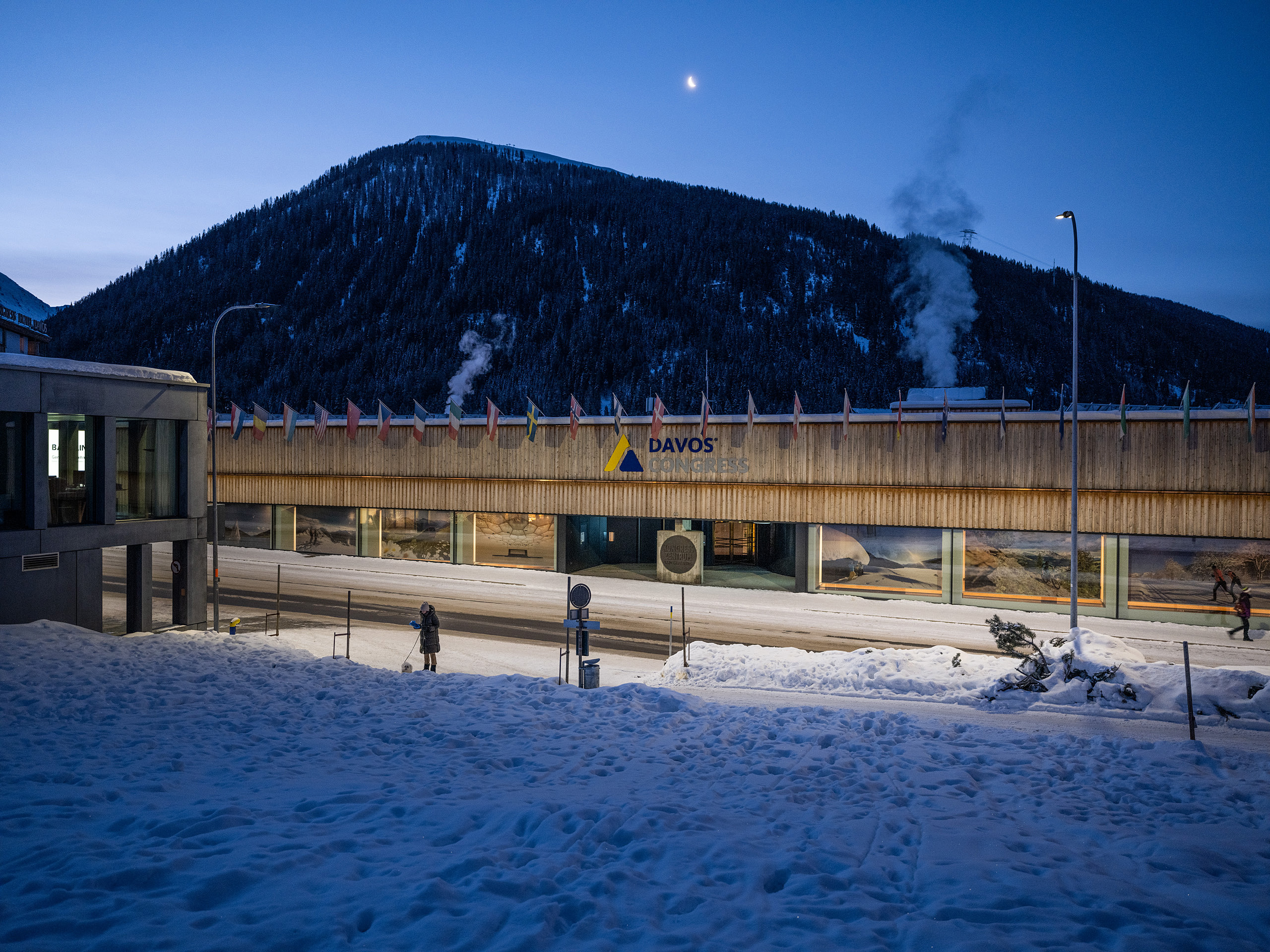 Kongresszentrum im Dunkeln