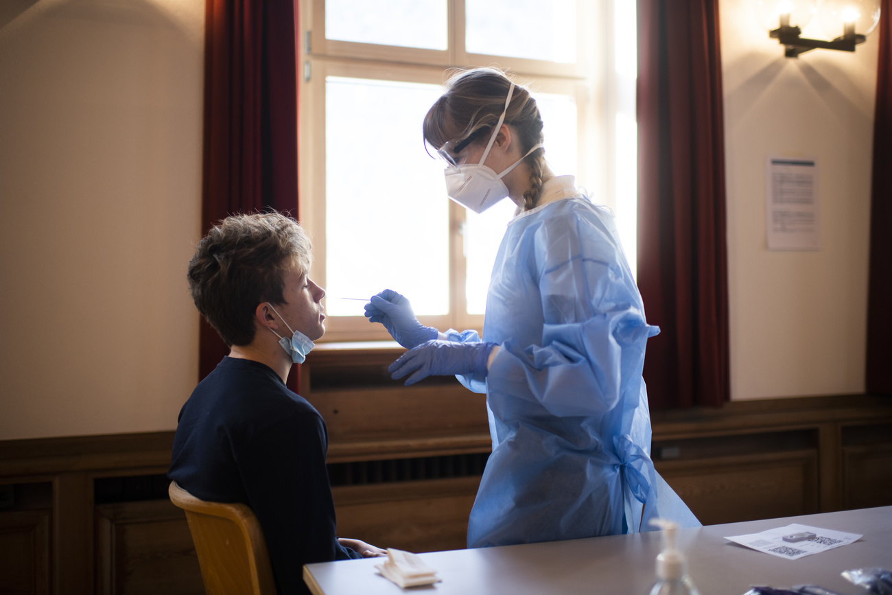 Pupil undergoing corona test