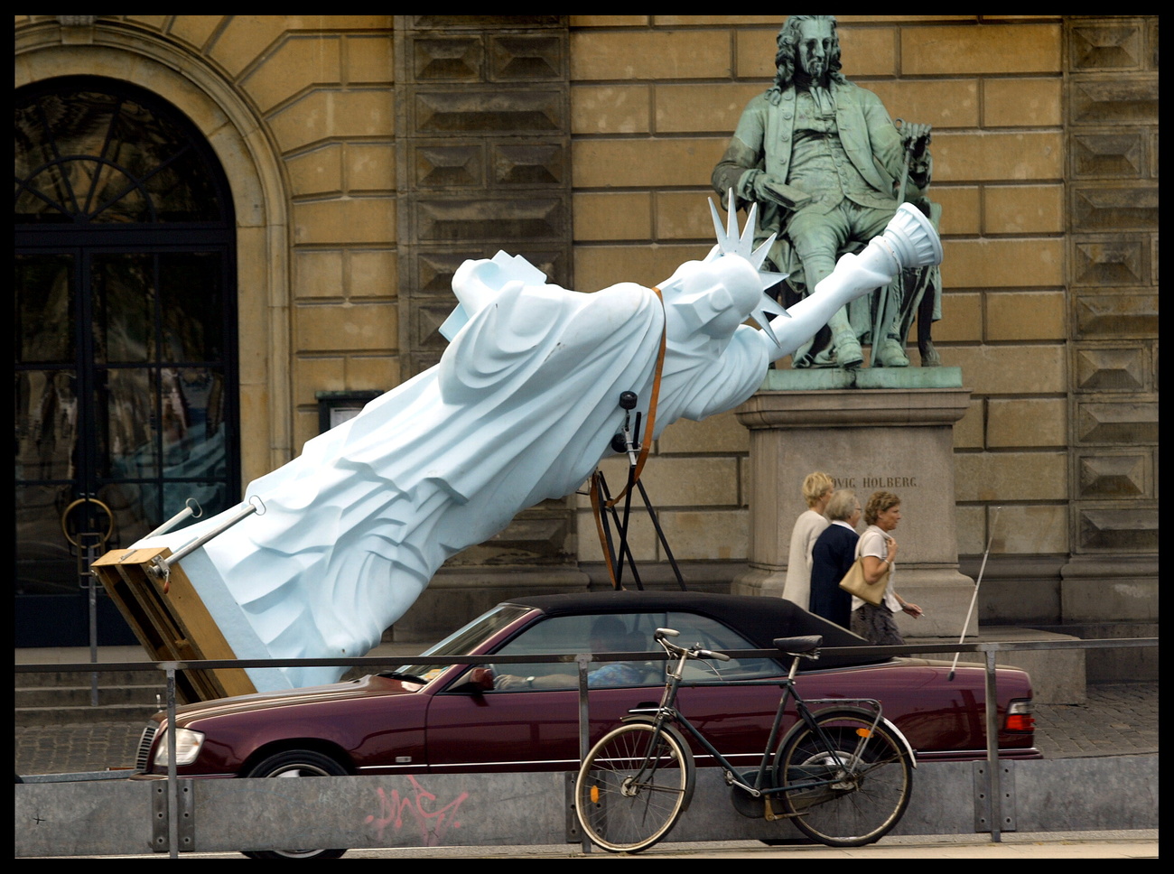 modello ridotto della statua della libertà