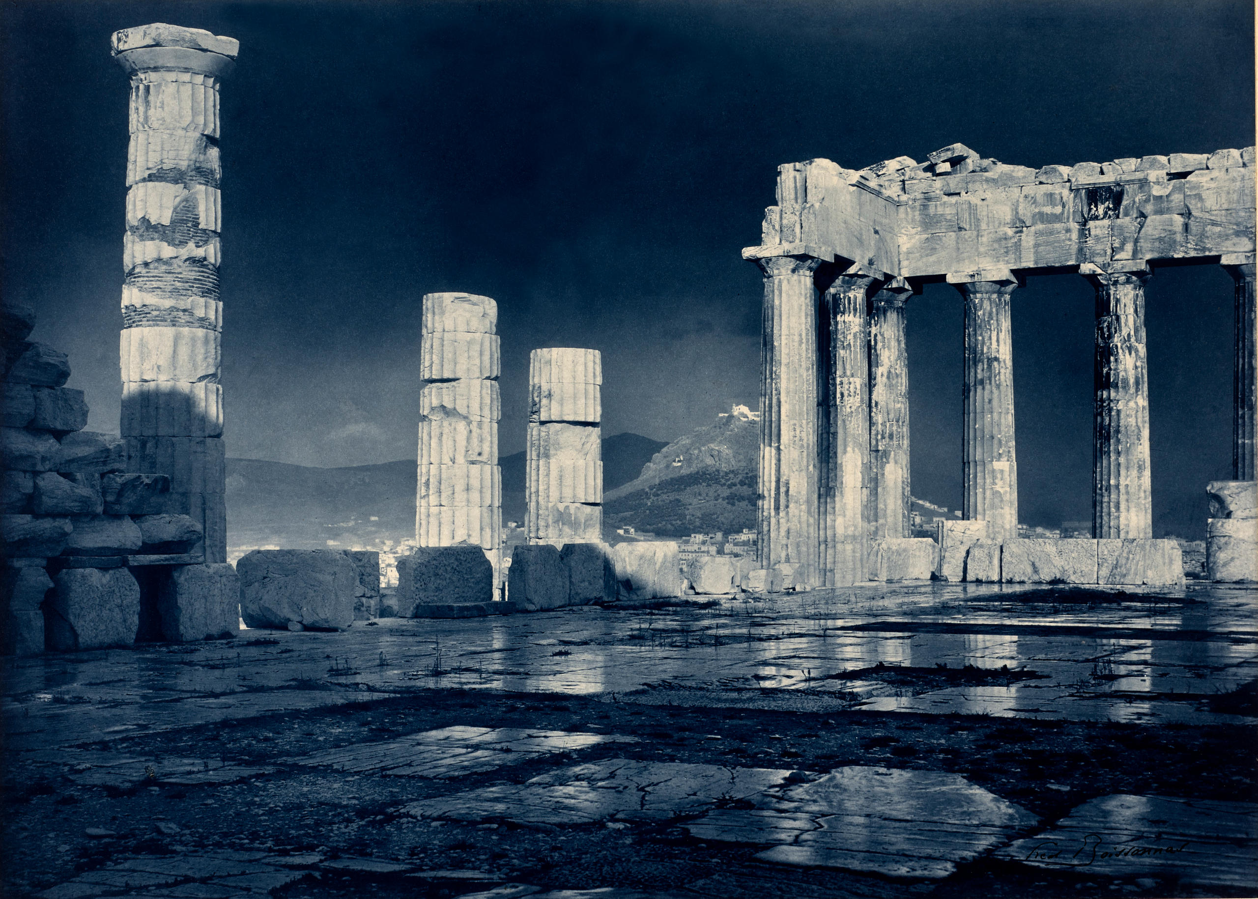 أطلال معبد البارثينون في اليونان