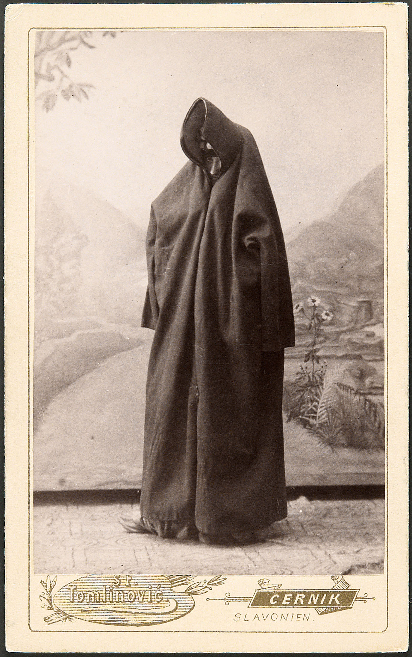 Türkin, Muslim woman from Mostar, Stjepan Tomlinovic, Bosnia-Herzegovina, around 1900.