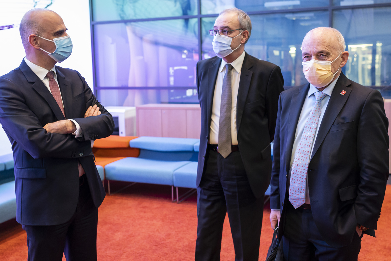 I consiglieri federali Berset, Parmelin e Maurer alla conferenza stampa odierna a Berna.