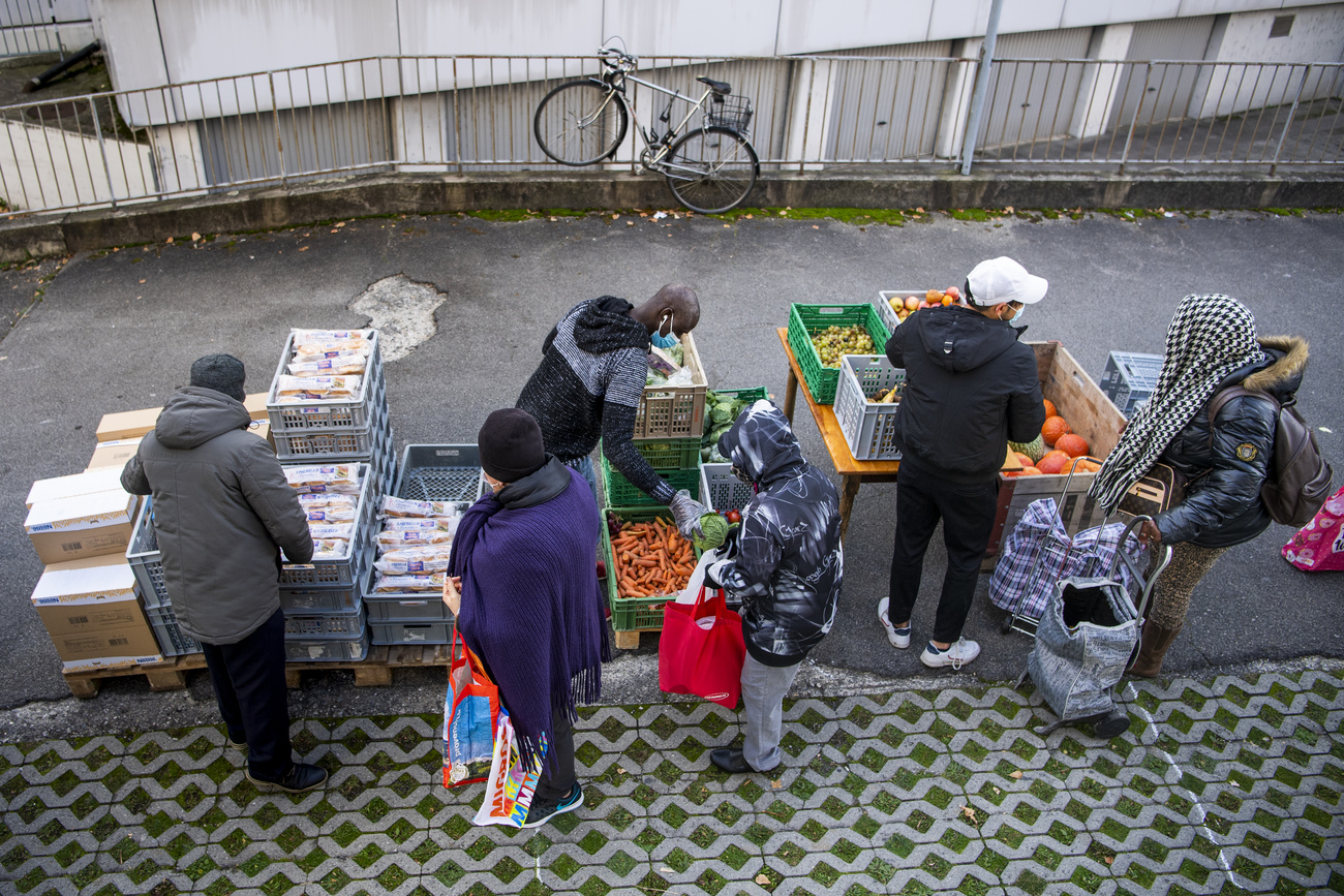 Distribuzione gratuita di cibo a Losanna