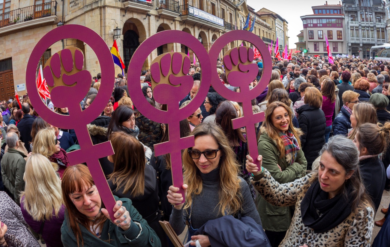 Donne in marcia durante lo sciopero del 2019.