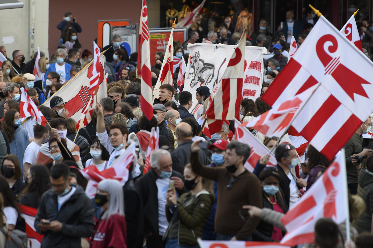 Flaggenmeer mit Jurafahnen