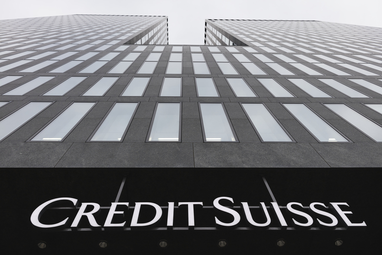facciata di un edificio del credit suisse