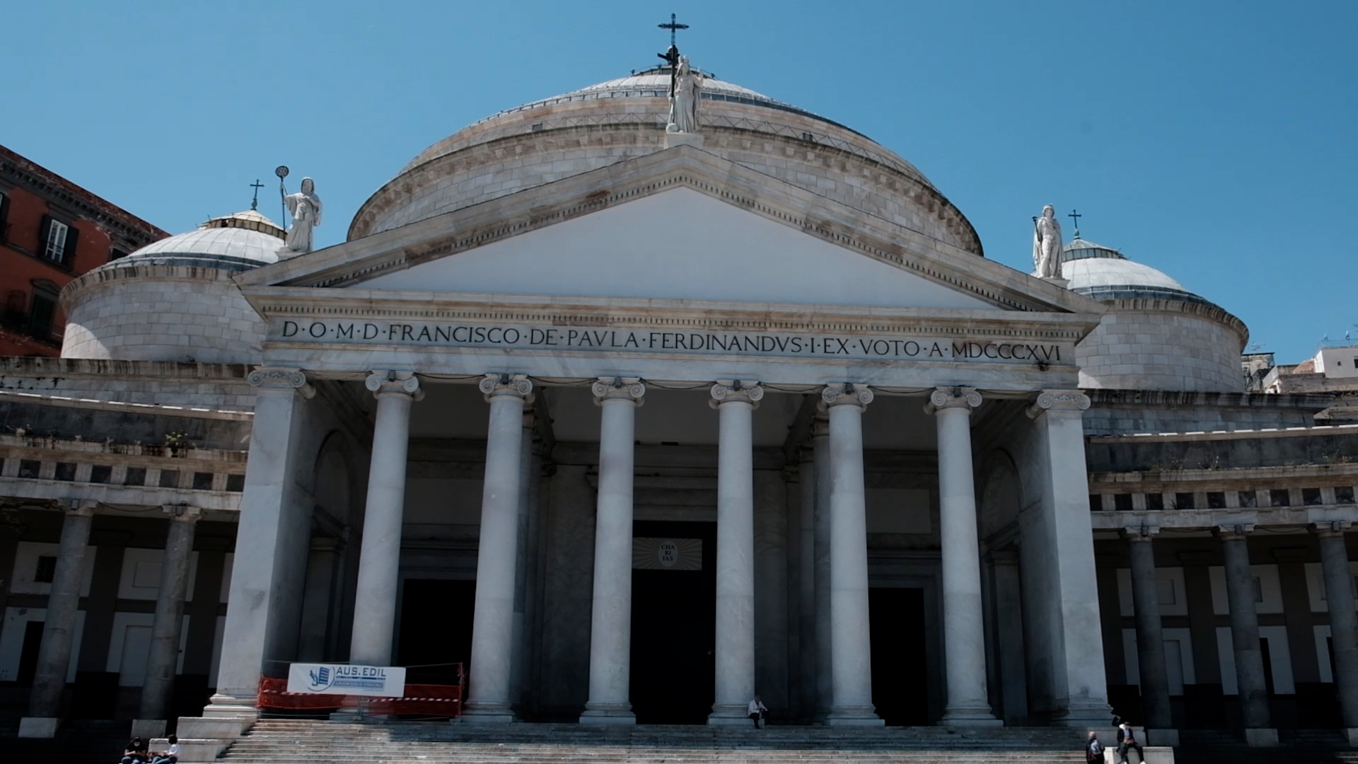 facciata di una chiesa