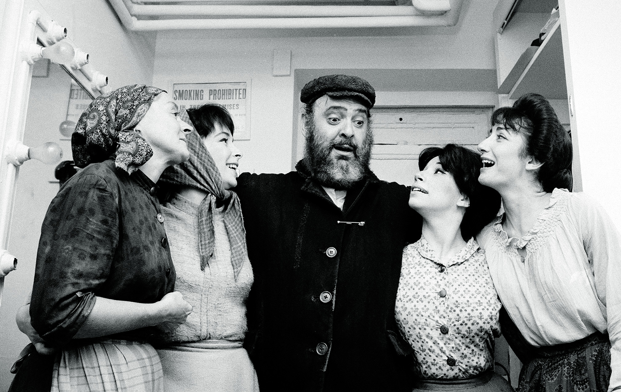 Backstage-Szene von Fiddler On The Roof