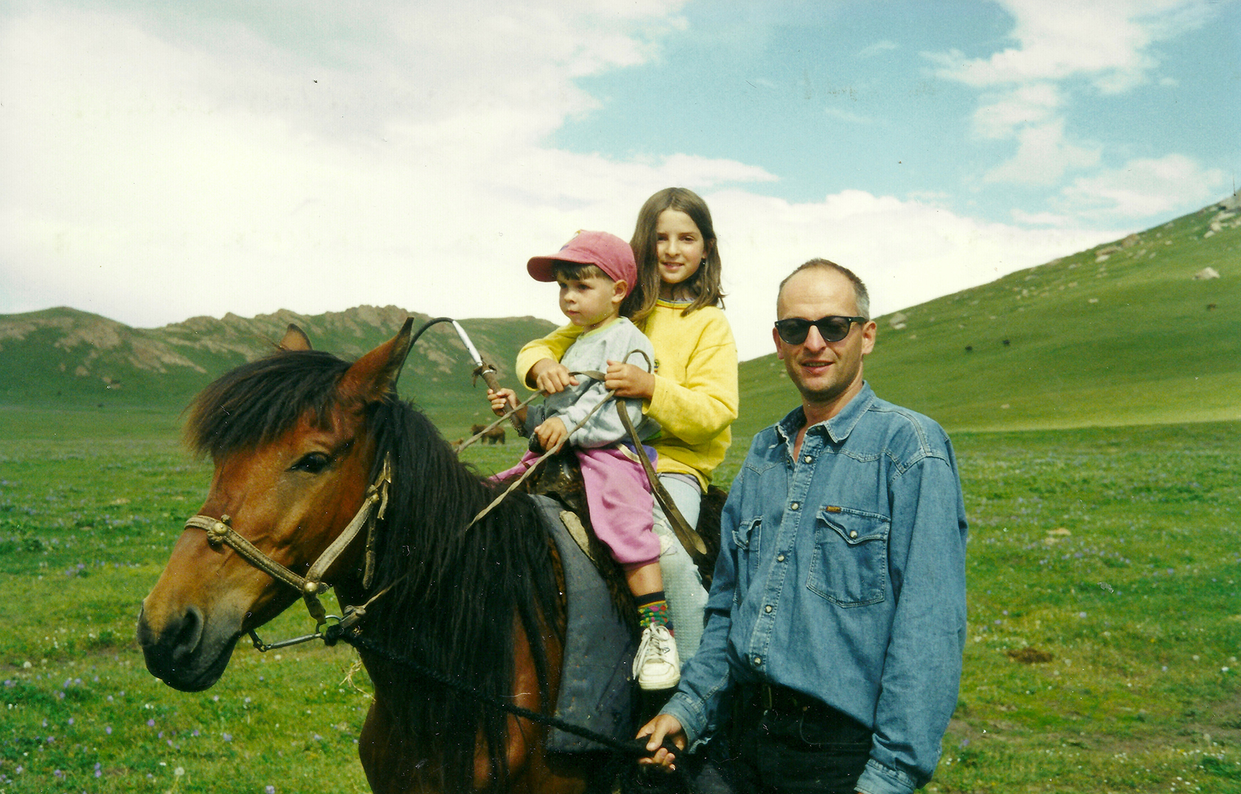 La famille Schmidt au Kirghizistan.