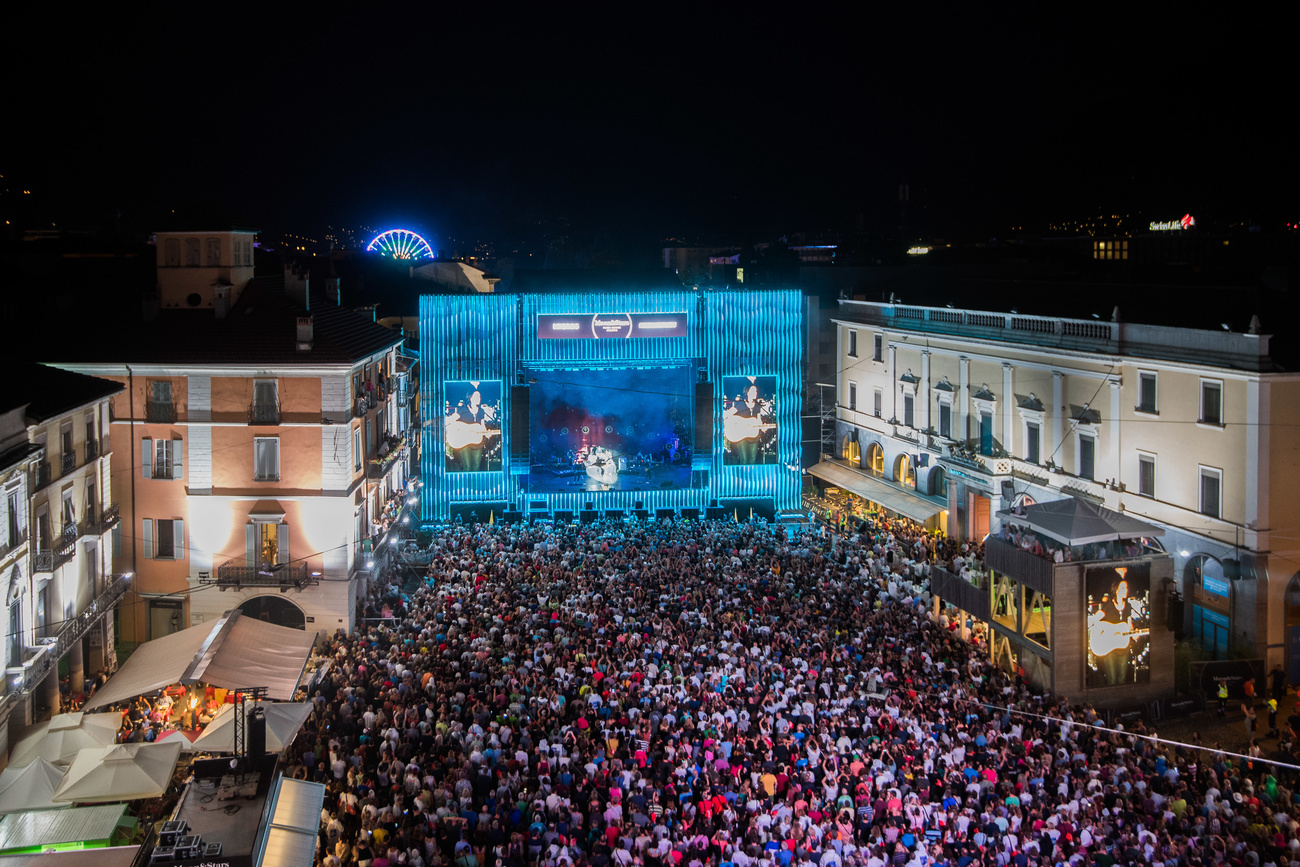 Piazza grande di Locatrno durante un concerto