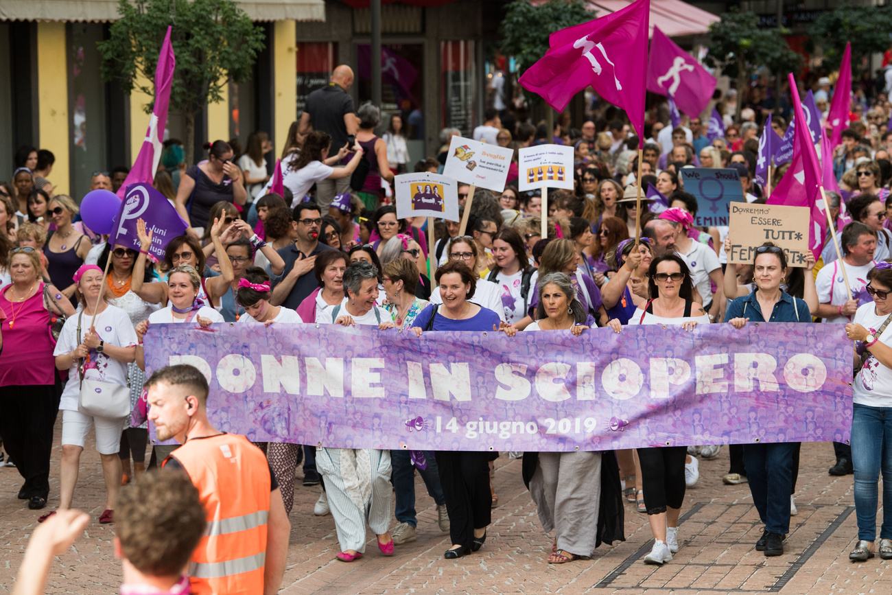 Il corteo della manifestazione organizzata, anche in Ticino, nel giugno 2019.