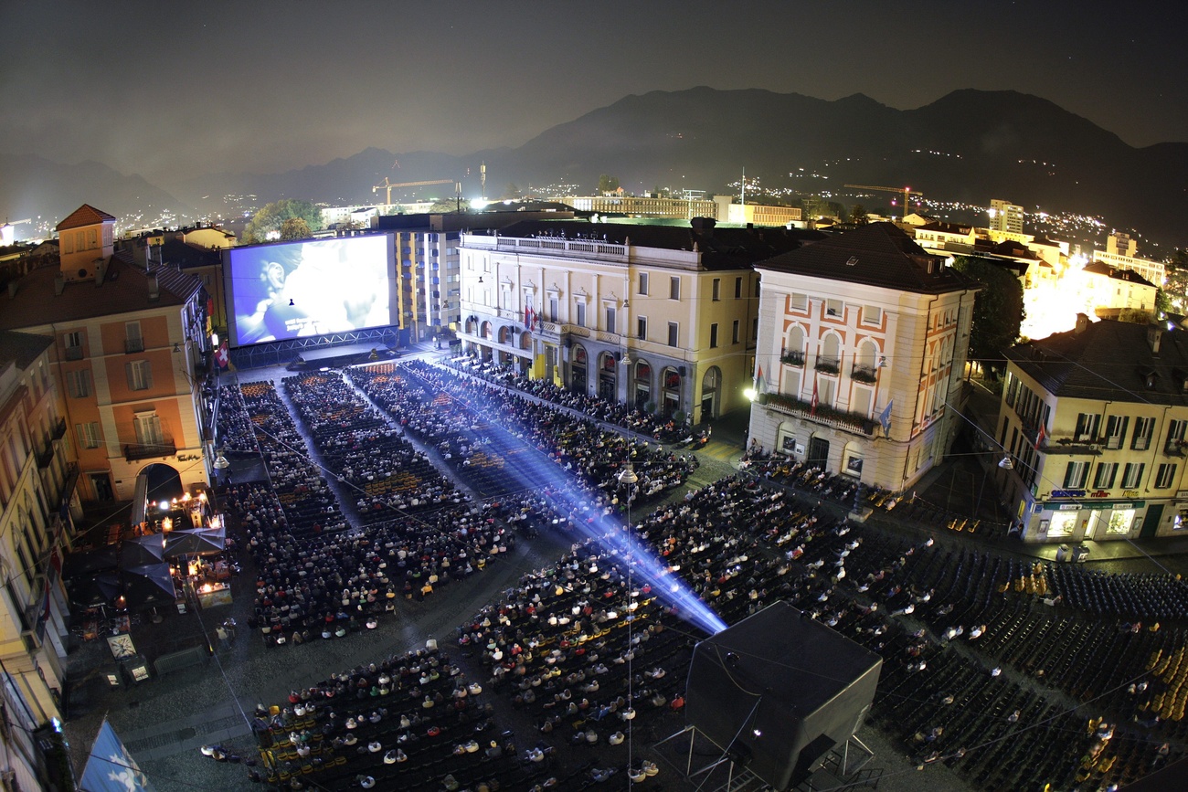 Piazza Grande di Locarno durante una proiezione