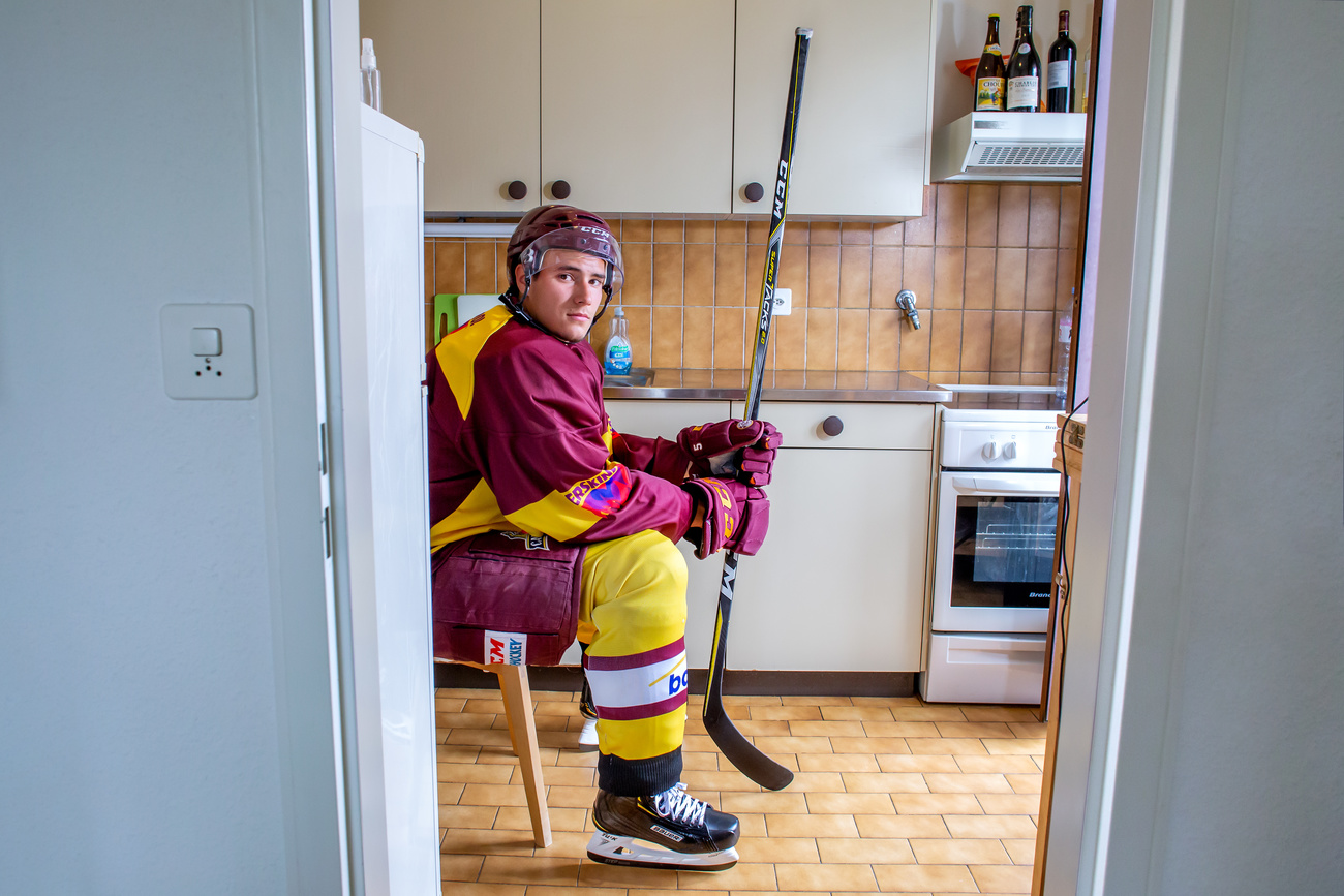 Enzo Guebey, 21 años, jugador de hockey sobre hielo.