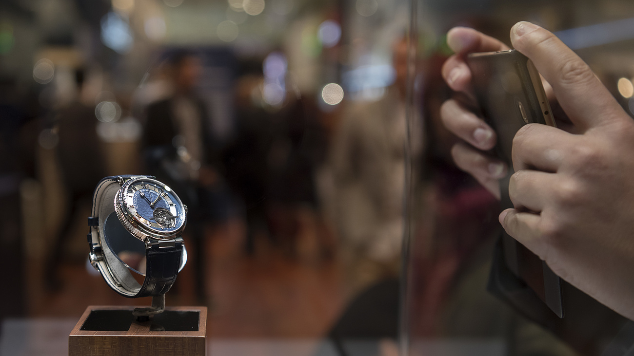 Un orologio Breguet in vetrina a Baselworld