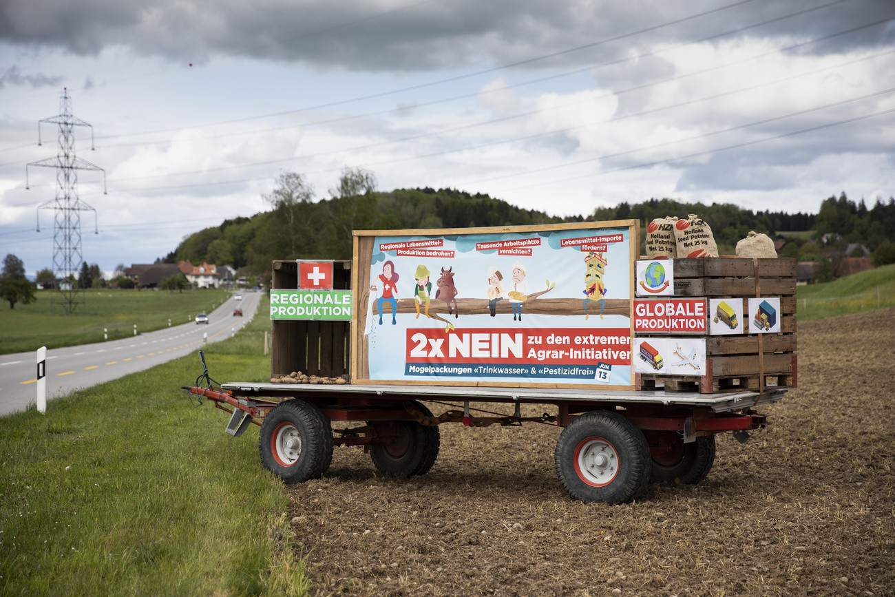 Une affiche défendant le non aux initiatives anti-pesticides