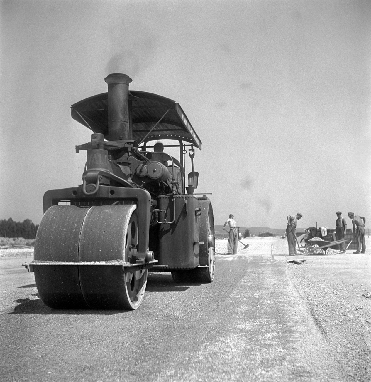 steamroller building zürich airport