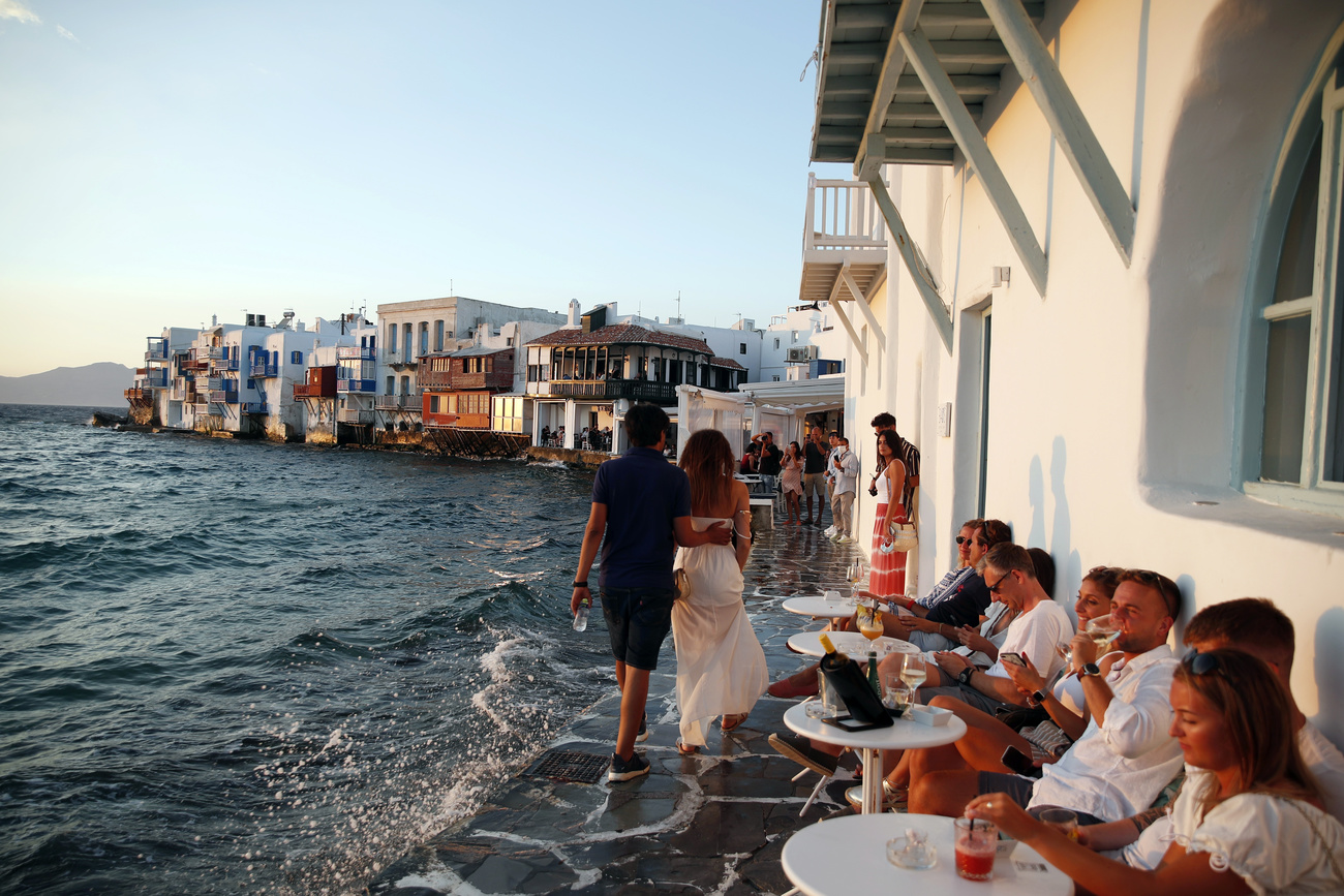 Turisti a Mykonos.