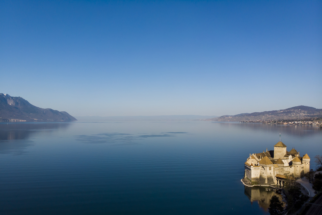 Il castello di Chillon sul lago Lemano.