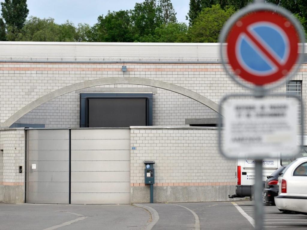 Ex-Gefängniswärter nach Sex mit Insassinnen freigesprochen - SWI  swissinfo.ch
