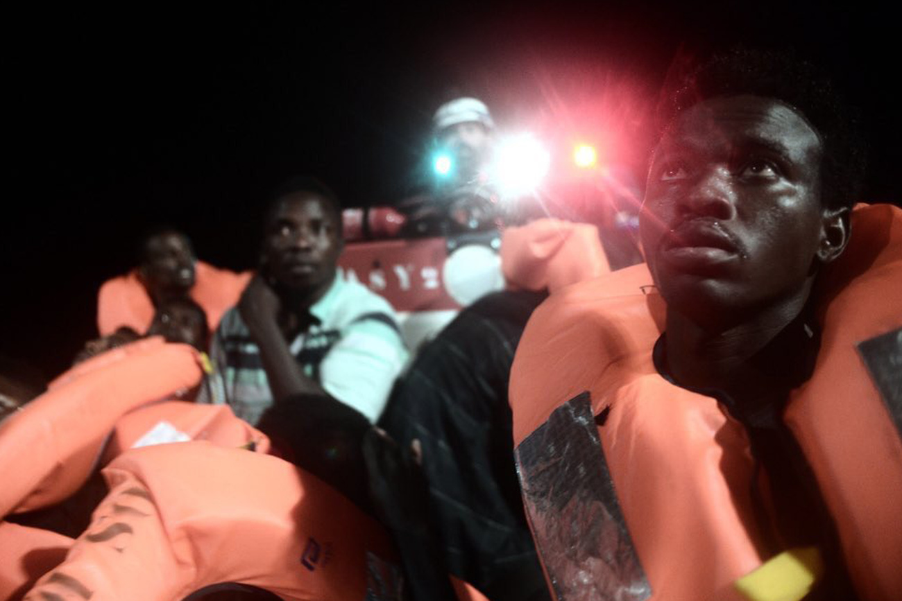 Migranti salvati nelle acque del Mediterraneo.