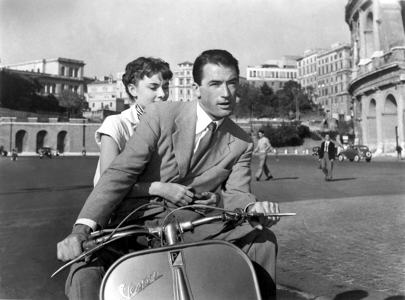 Szene aus dem Film Roman Holiday mit Audrey Hepburn und Gregory Peck