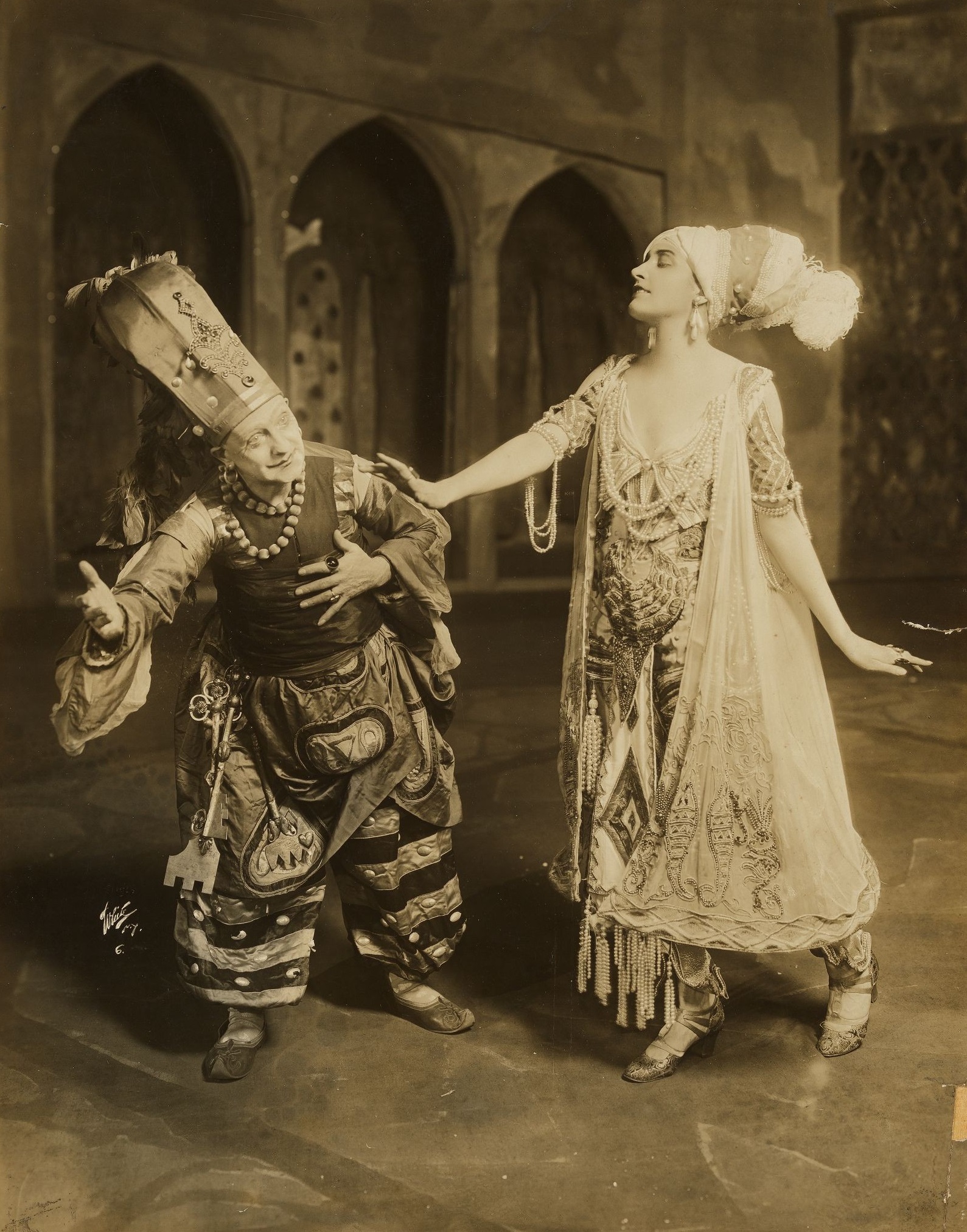 Escena de danza con hombre y mujer