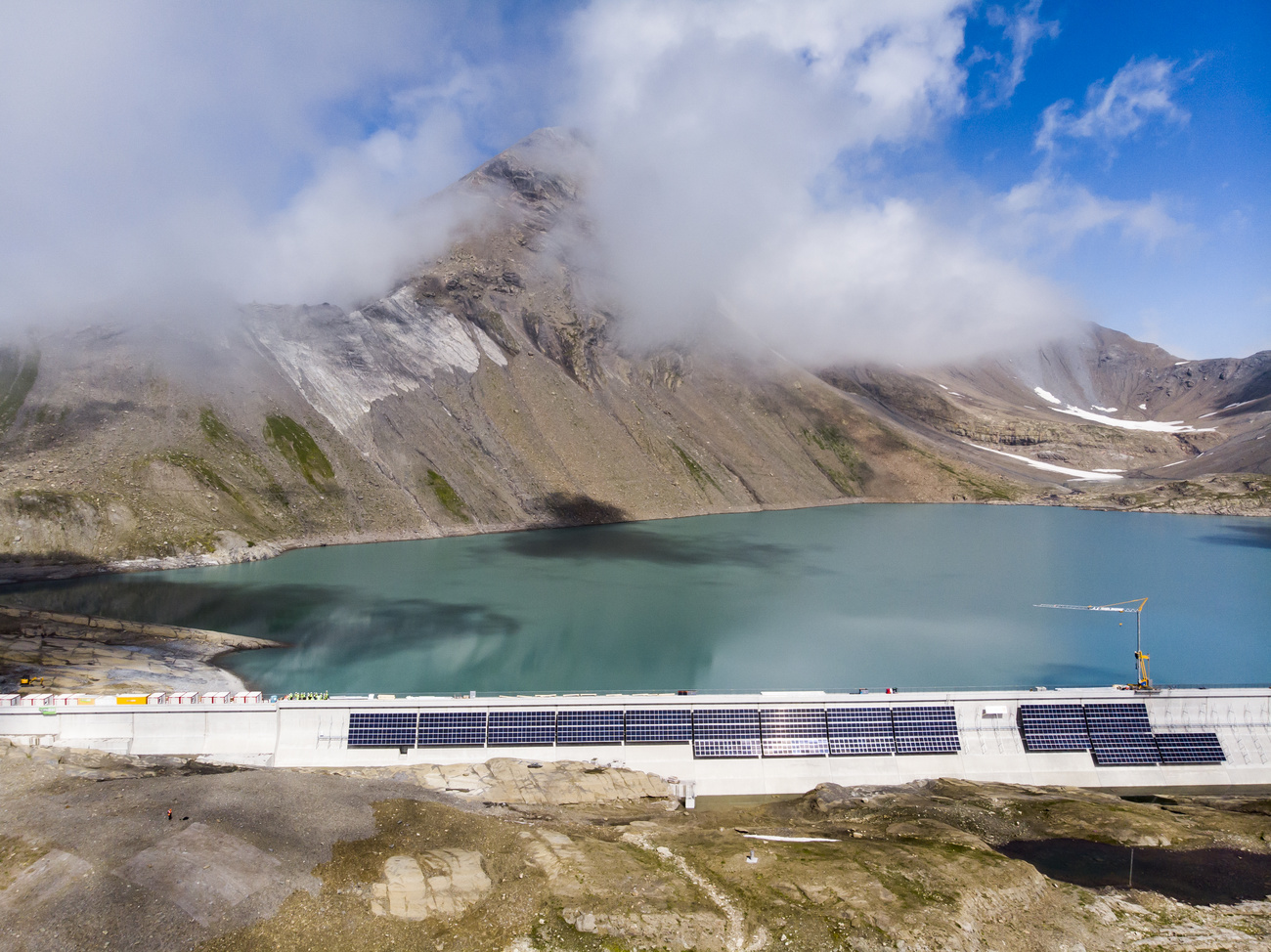 pannelli fotovoltaici su diga