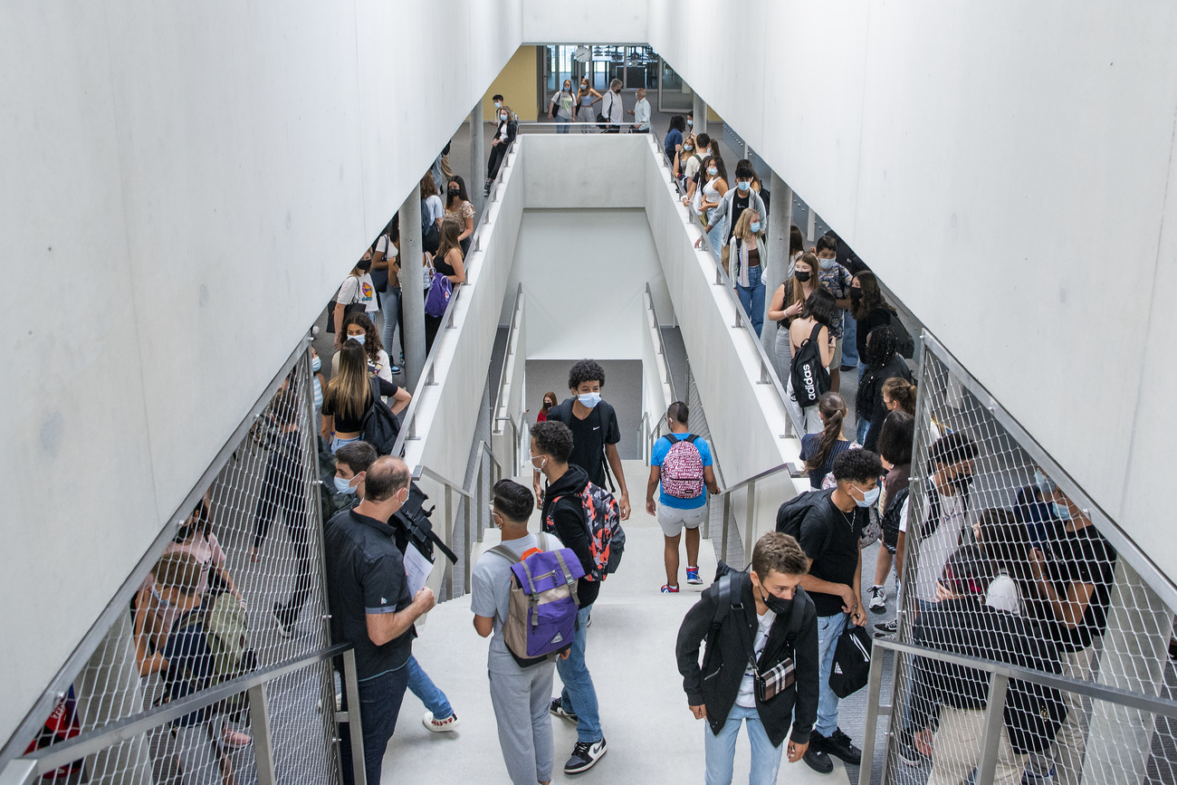 Ragazzi a scuola.