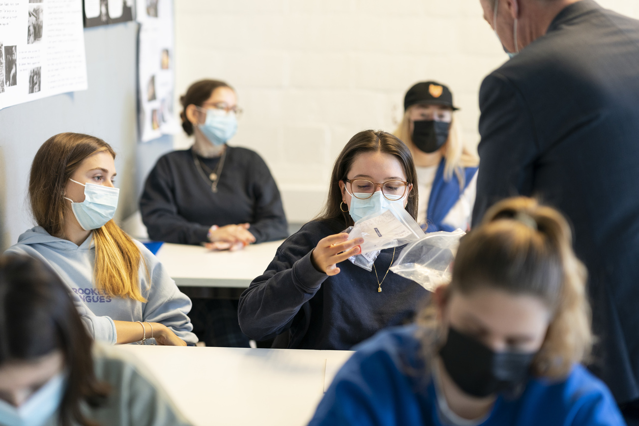 allievi in aula con amscherine