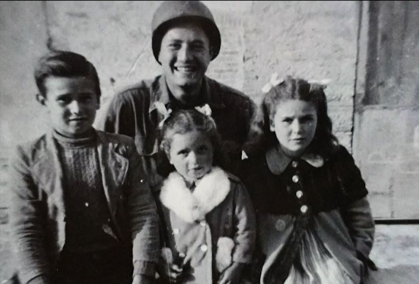 Martin Adler insieme a Mafalda, Giuliana e Bruno Naldi nel 1944.