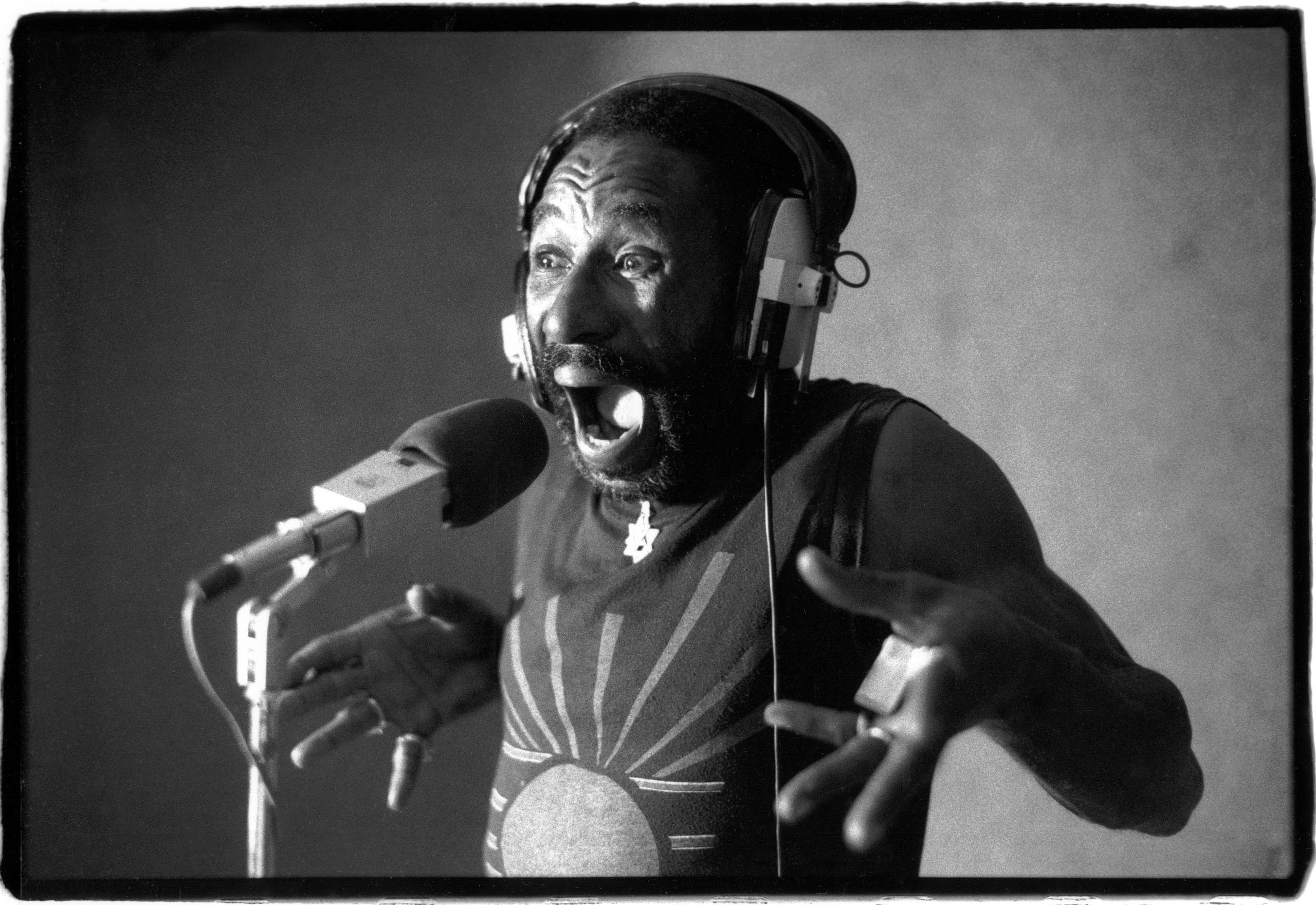 lee scratch perry grabando