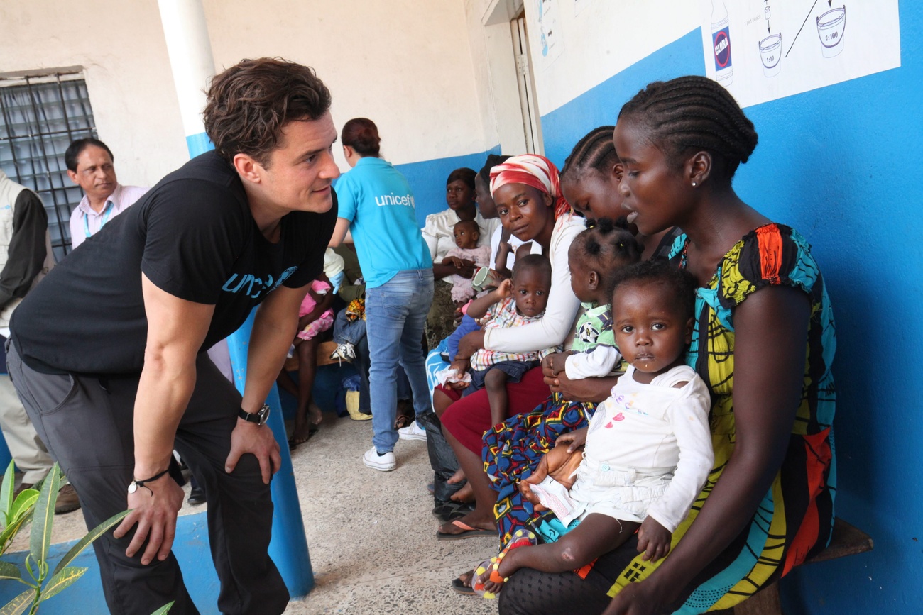 Acteur américain dans un école au Liberia.