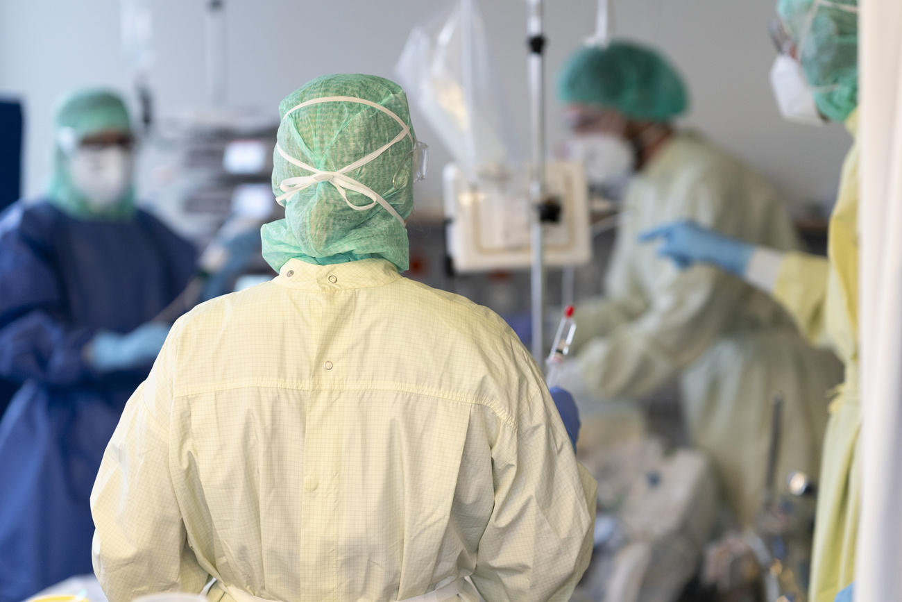 Intensive care bed unit