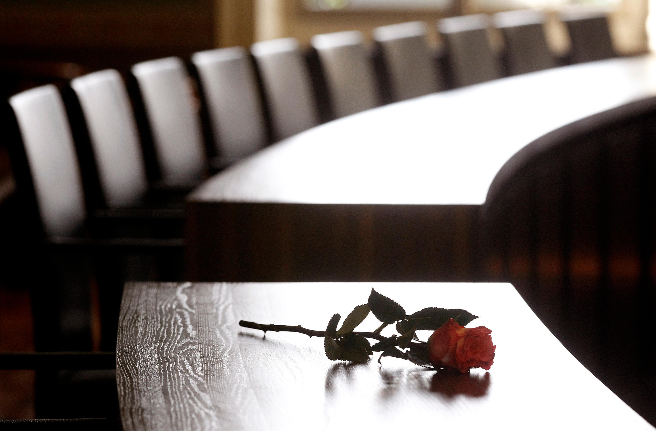 “要記住這場悲劇,因為這次襲擊也損害了一個自由社會中自由的價值。9月27日的事是一個警告,告訴我們任何形式的暴力都是不該發生、不被接受的。”