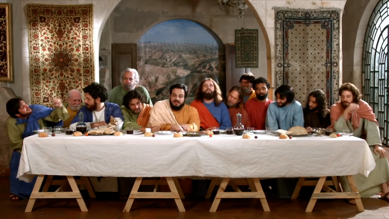 Frame grab from Ceia by Porta dos Fundos with Gregorio Duvivier