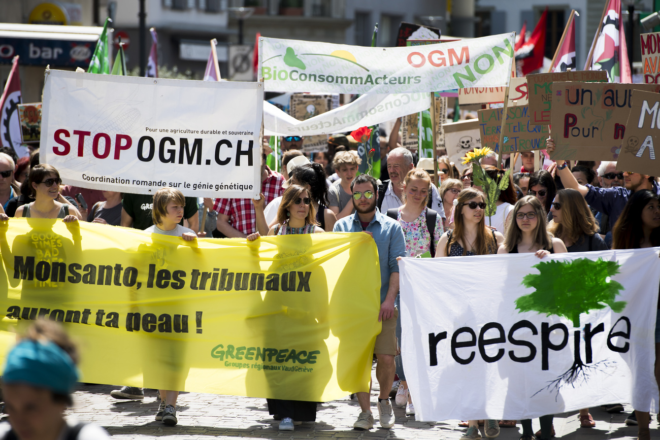 Manifestazione anti-ogm tenutasi recentemente a Morges.