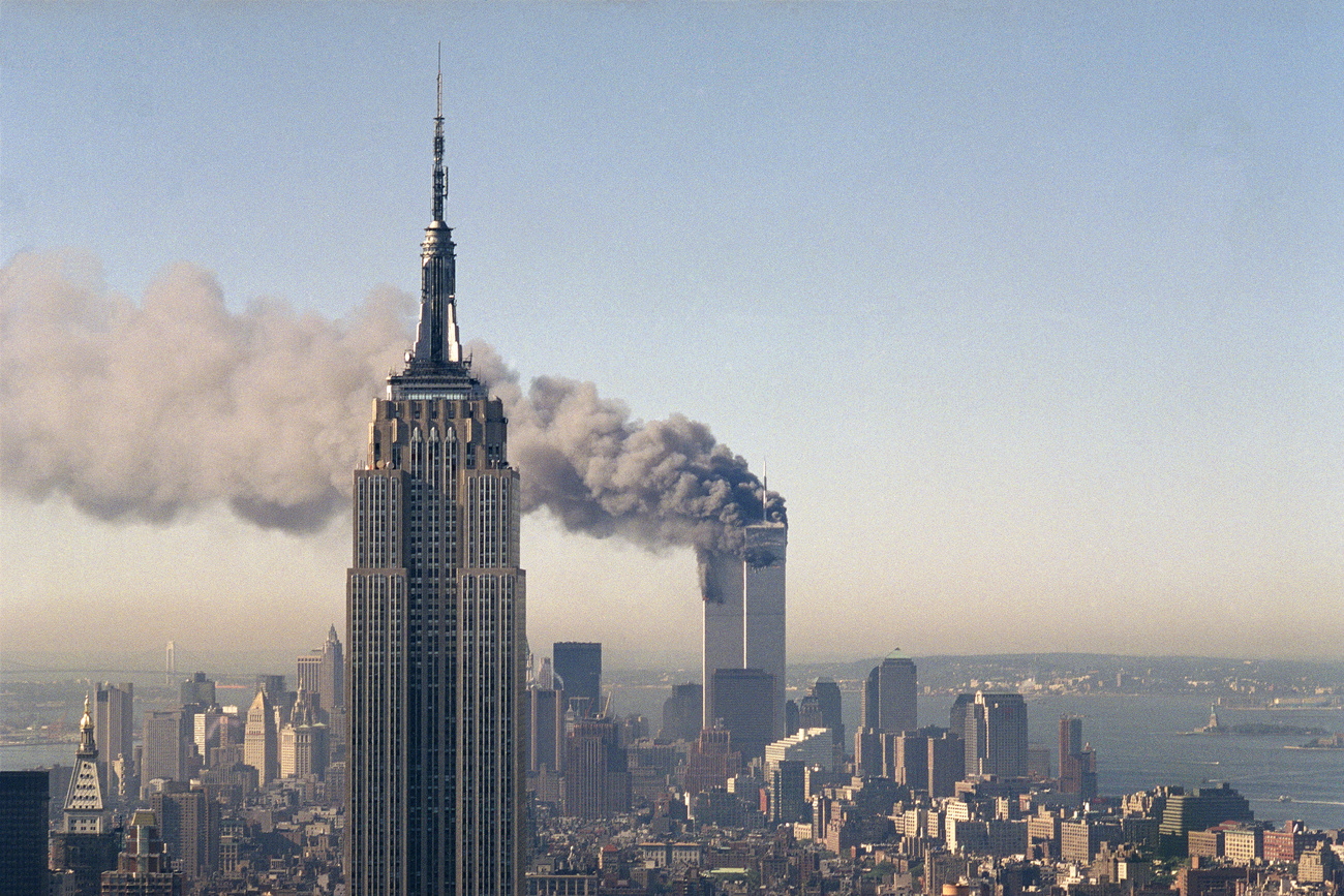 Le torri gemelle di New York mentre bruciano.