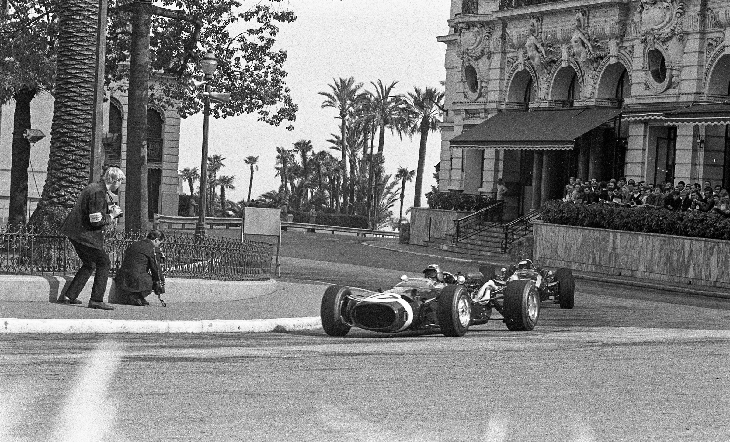 Dos Formule 1 de los años 1960 en Mónaco.