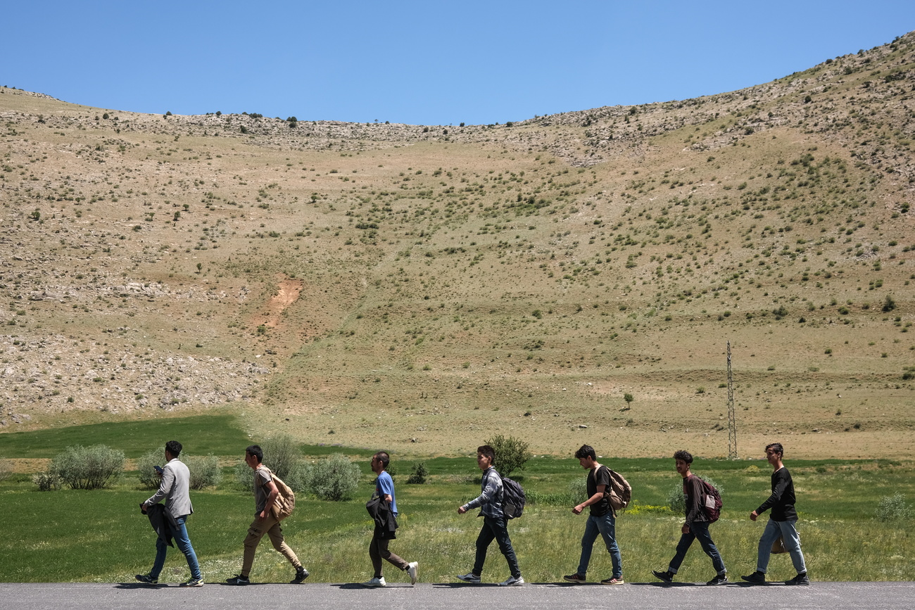 Afganos en camino del exilio