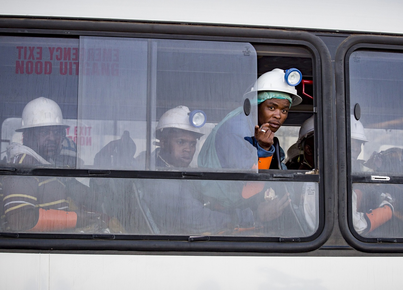 mineurs sudafricains dans un bus