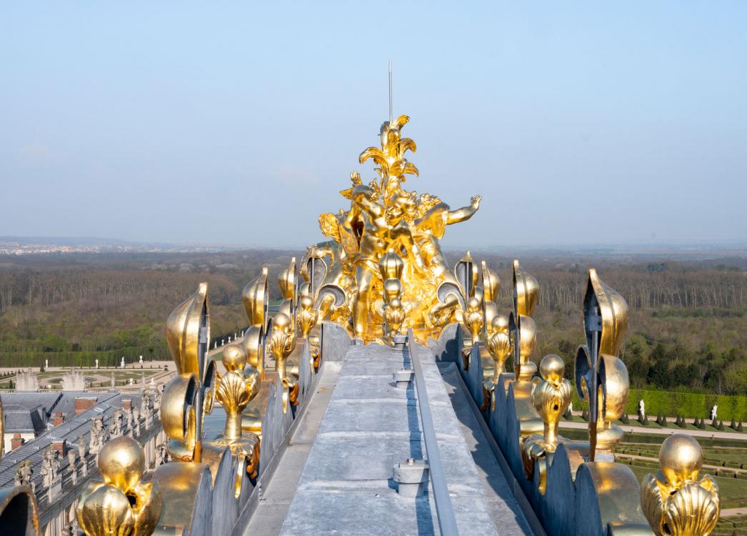 Dorures sur un toit du Château de Versailles