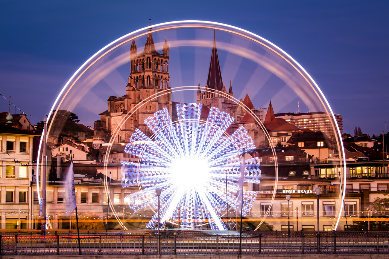 A big wheel at Lausanne s Christmas market.