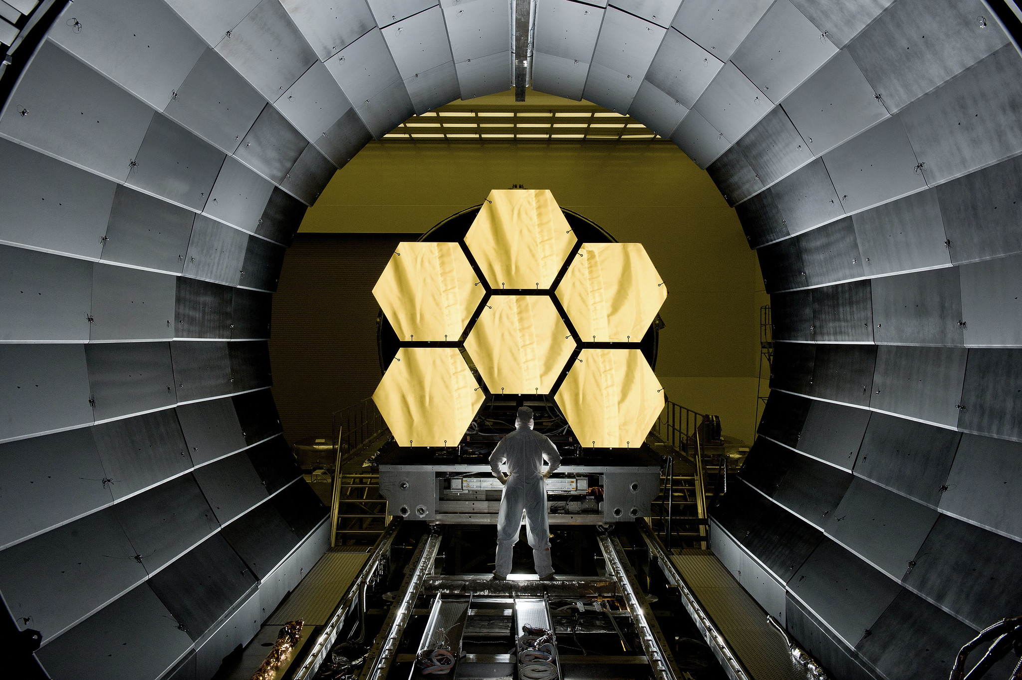 Primary Mirror Segment Cryogenic Testing.