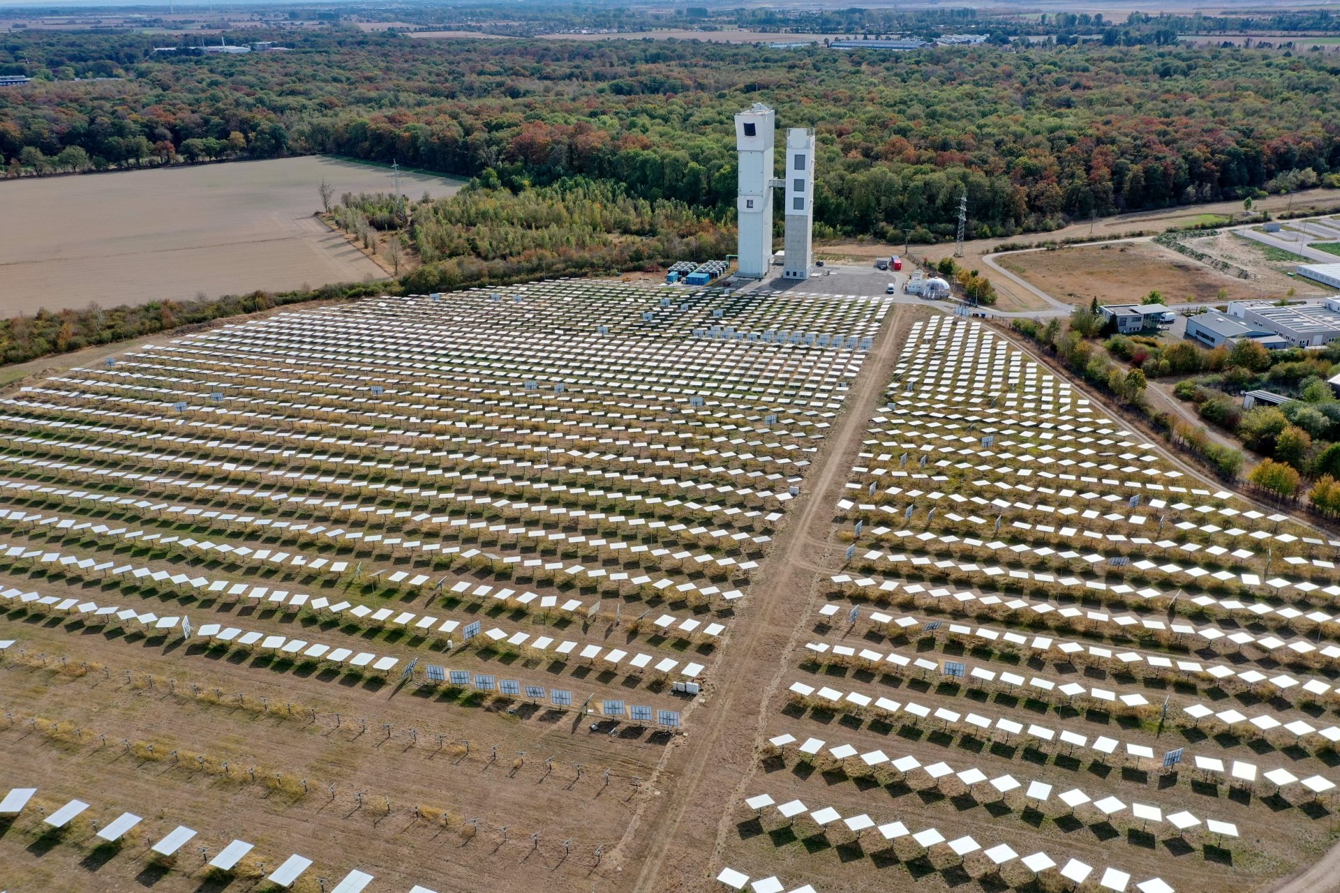 德國於利希航空中心(DLR)的太陽能測試設施
