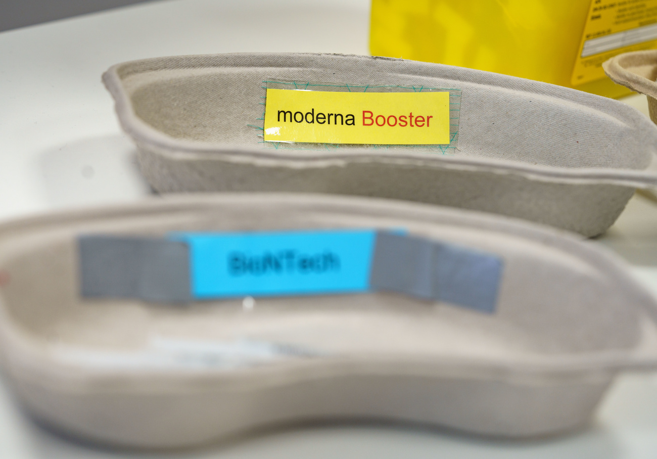 contenitore con scritta moderna booster